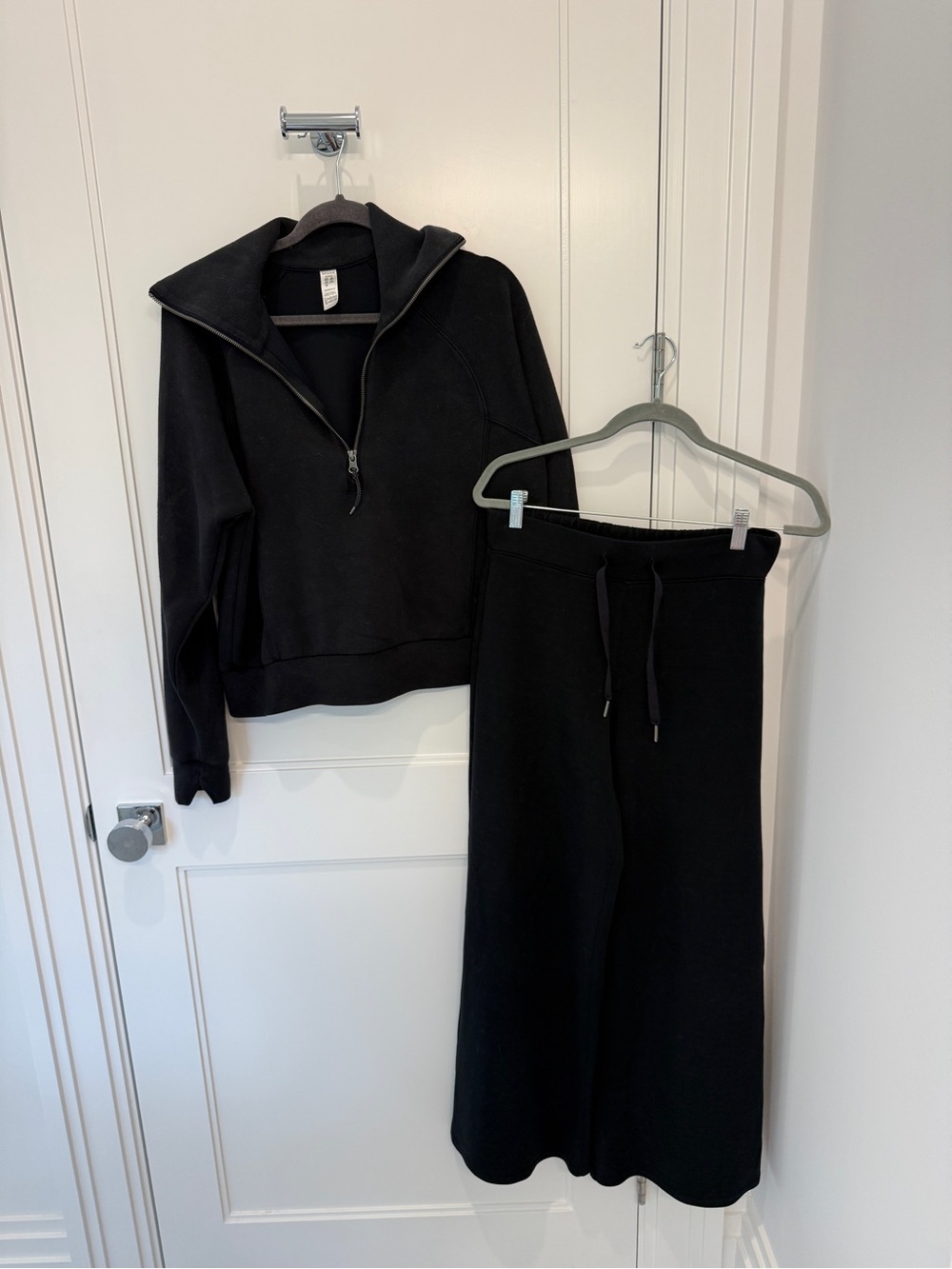 SPANX AirEssentials Black Travel Set Sweater and Pants Medium